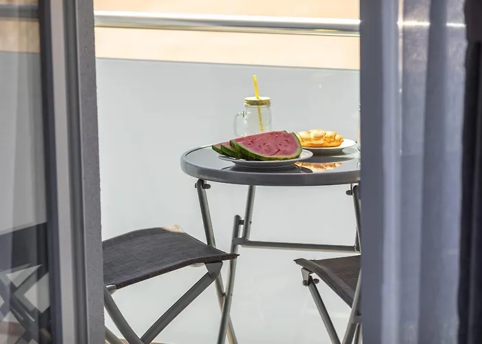 Maloa One Bedroom White *