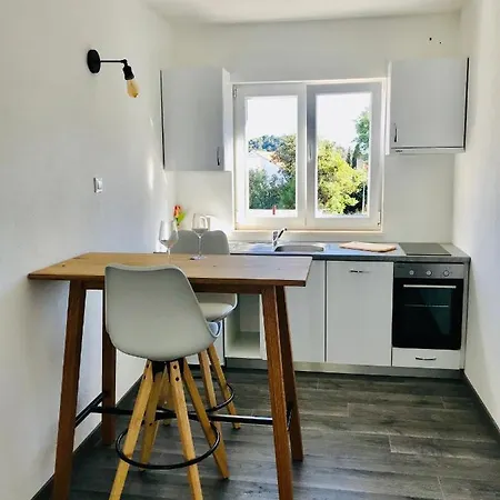 Maloa One Bedroom White Apartmán *